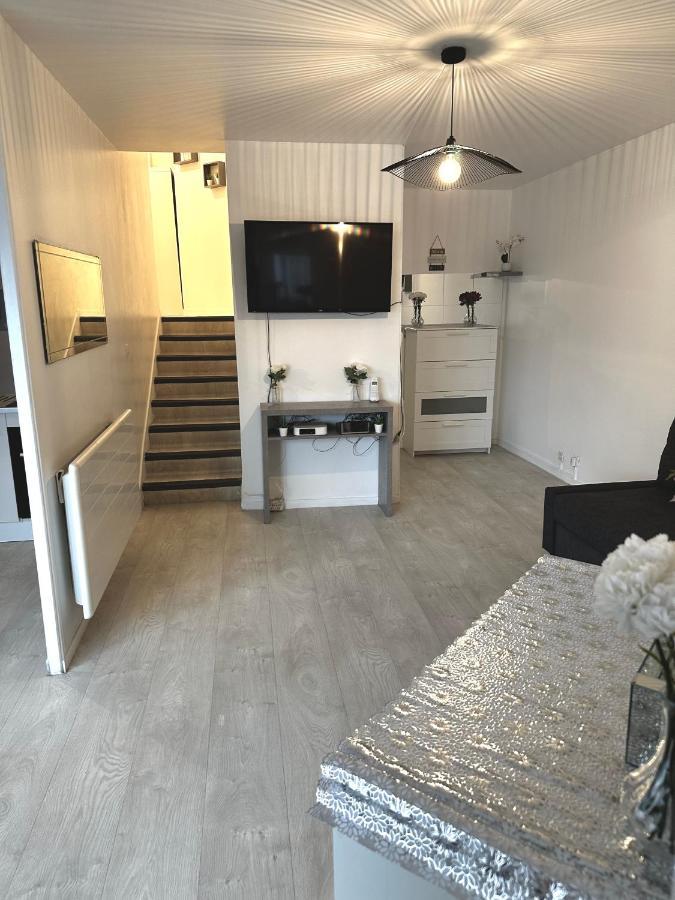 Jolie Appartement Duplex 2 Min Gare-Disney Et Paris 15 Min Noisy-le-Grand Extérieur photo